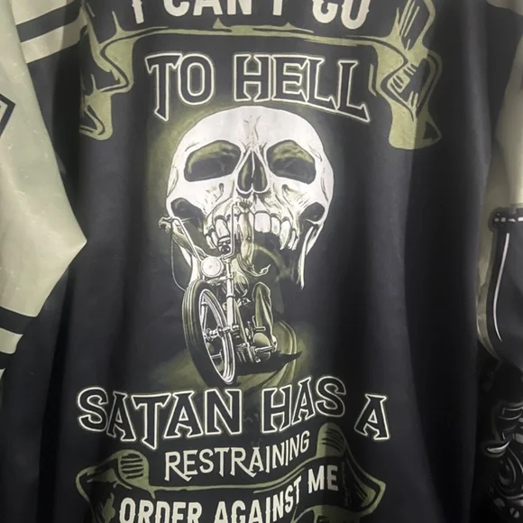 Harley Davidson Hoodie, Size Large , with Engines & Skulls - Picture 2 of 7